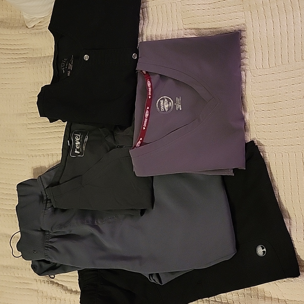 Lot of women's scrubs....size S/M